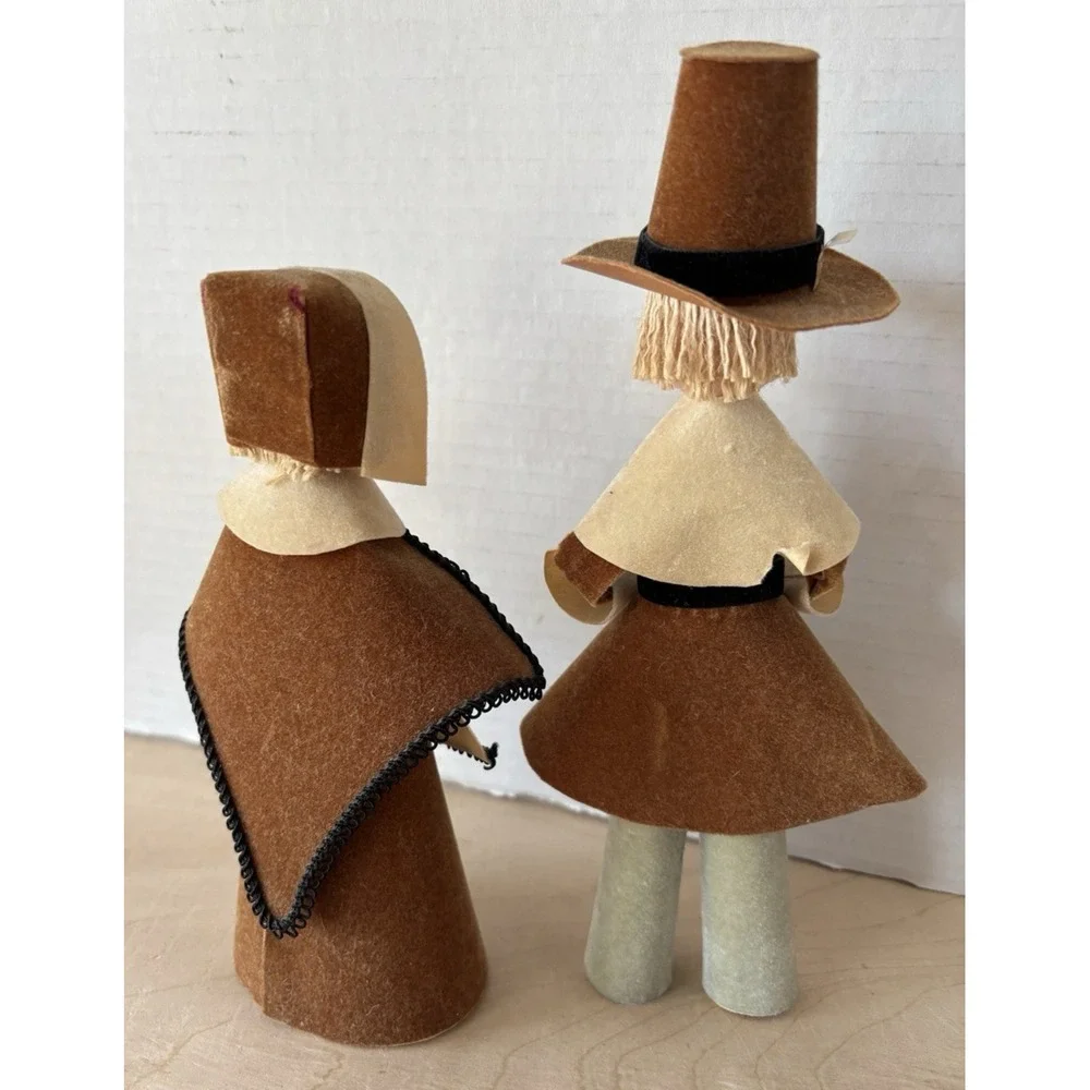 Vtg Pilgrim Thanksgiving Couple Figure Flocked Cardboard Chenille Holiday Kitsch